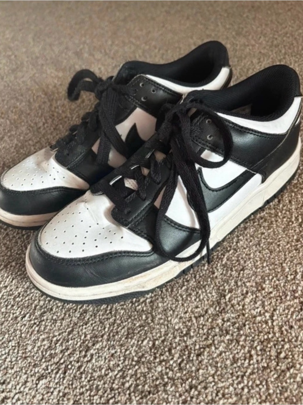 Nike Black and White Kids Low-Top Sneakers